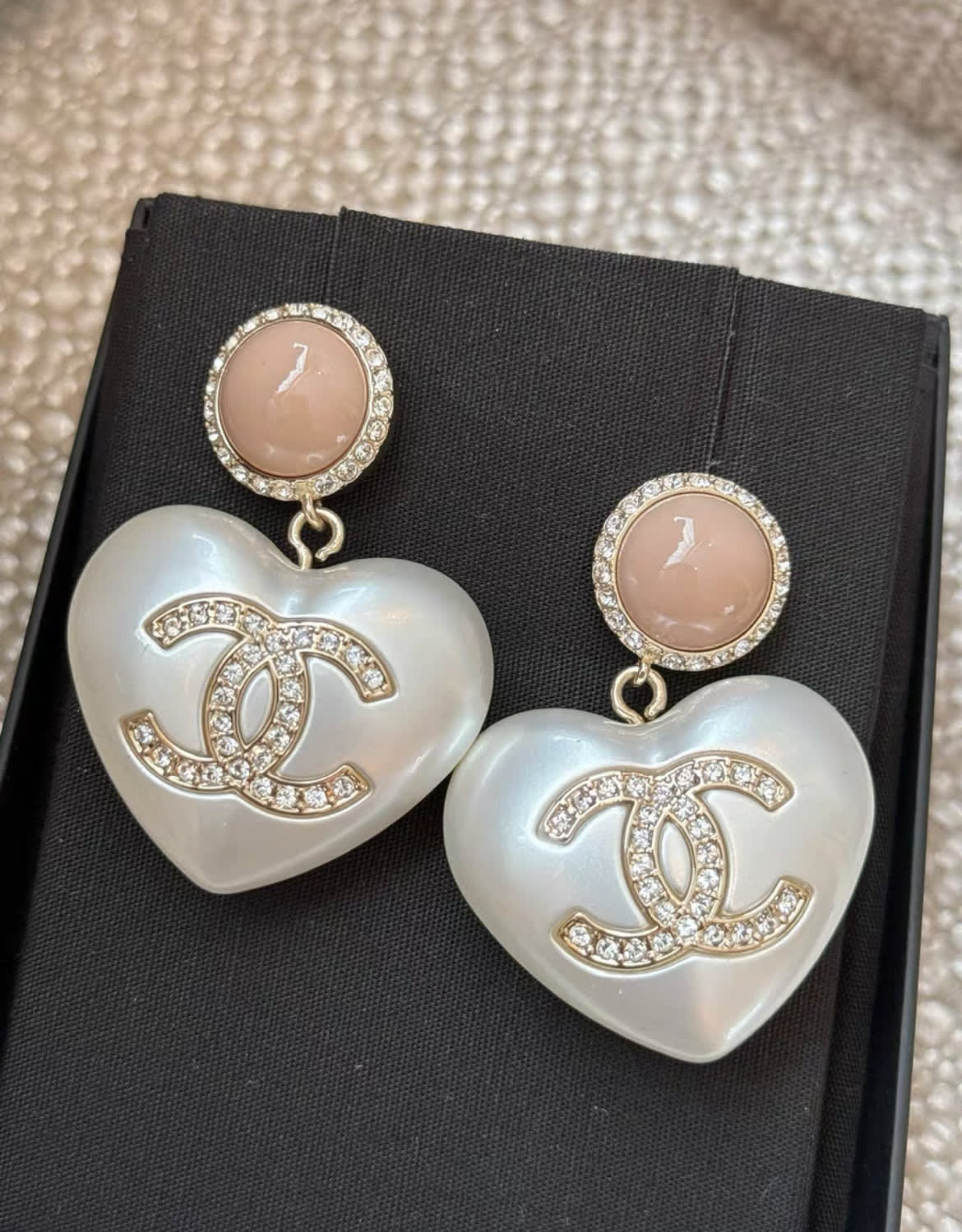 Chanel 21B double C bright diamond love earrings large size - Image 3