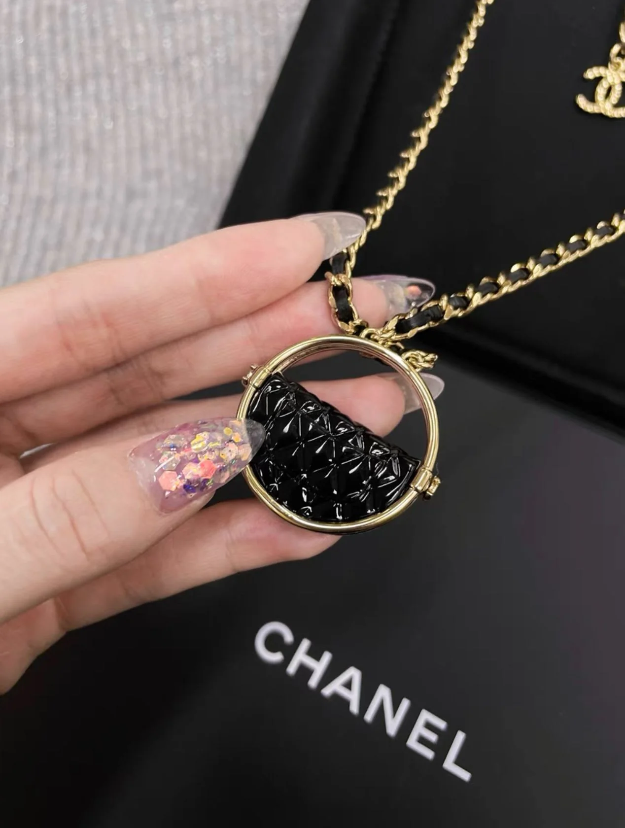 Chanel 23 Small Hula Hoop Necklace - Image 4