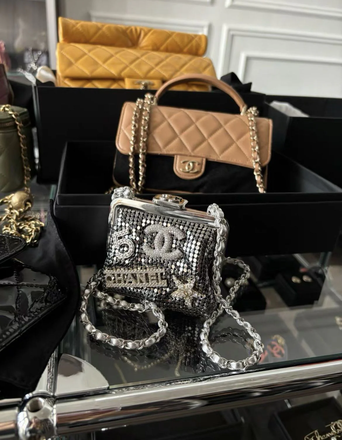 Chanel silver clutch with chain from the Coco Neige 2023/24 collection - Image 4
