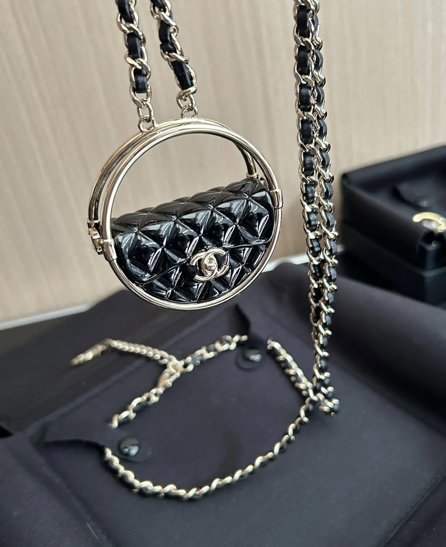 Chanel23c hula hoop long necklace - Image 3
