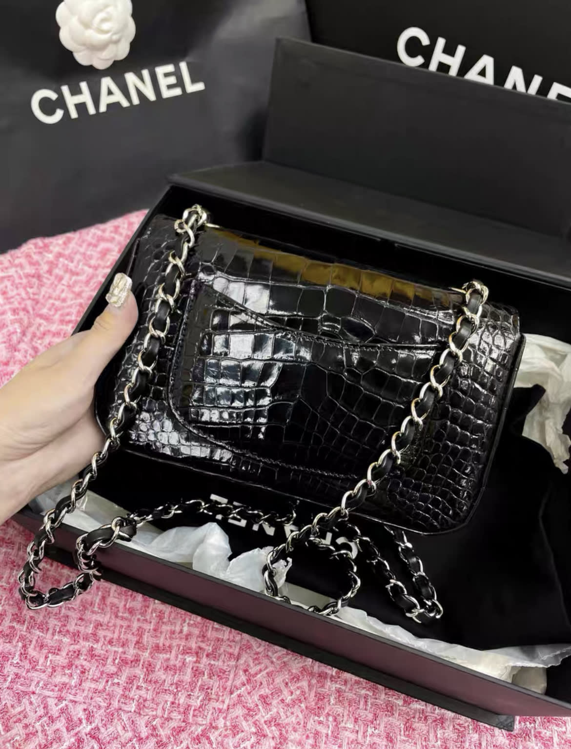 Very rare Chanel glossy alligator leather black silver cf mini - Image 2
