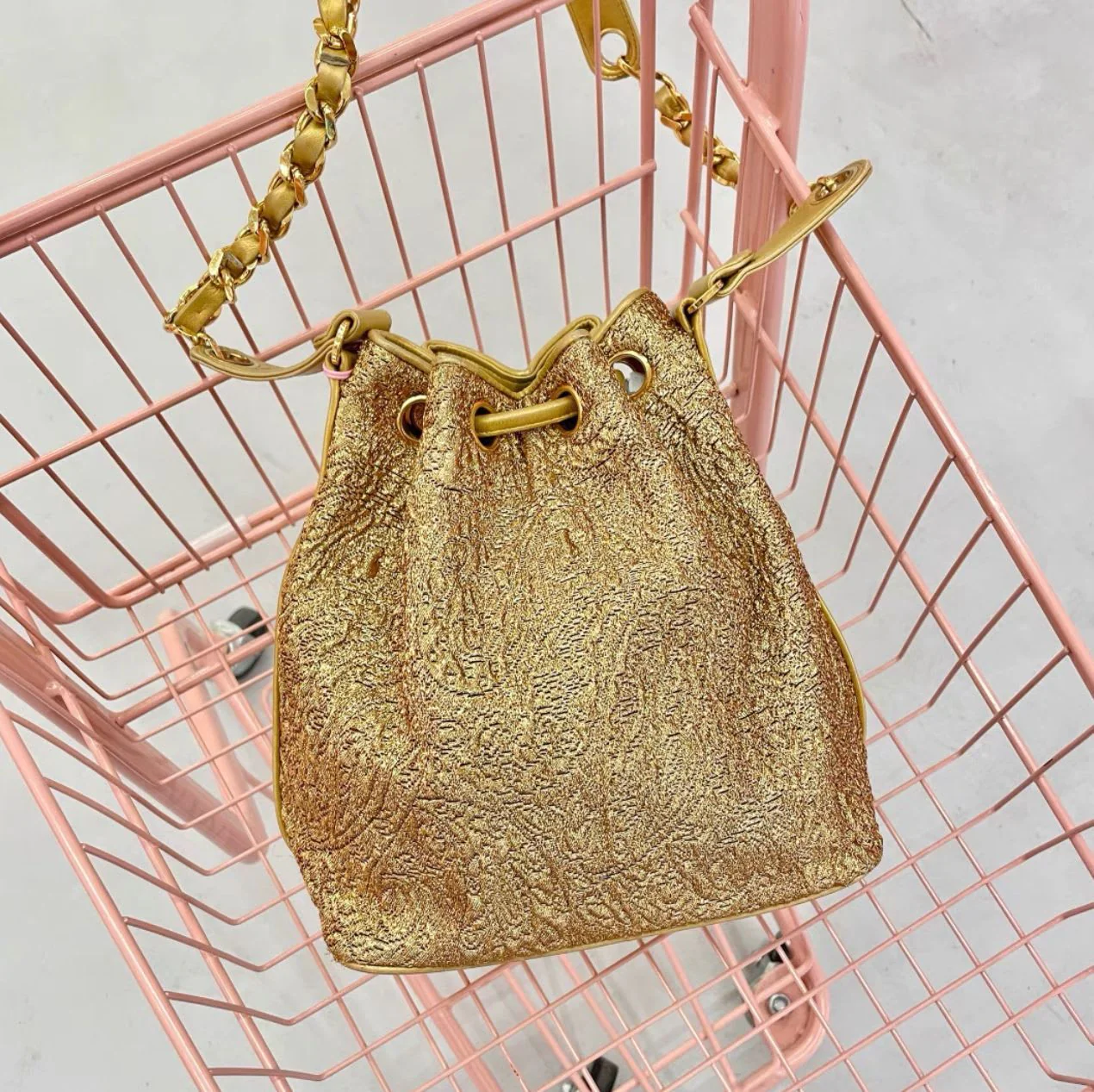 CHANEL 1991-1994 brocade bucket bag - Image 4