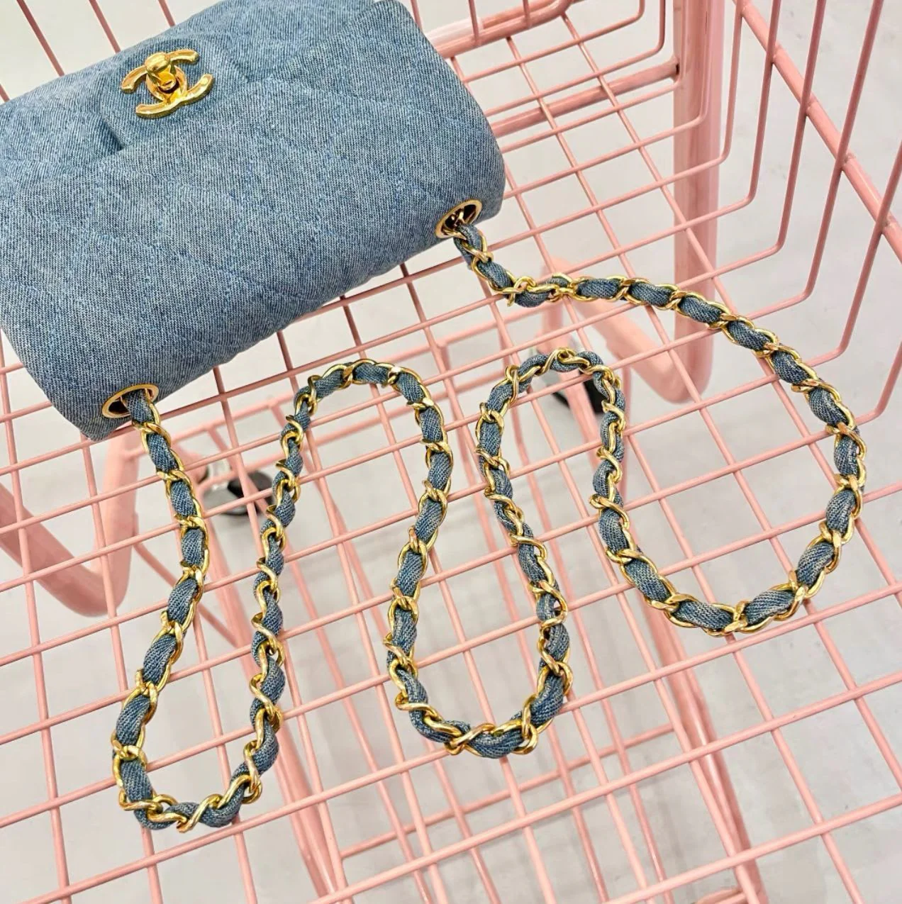 Vintage Chanel gold denim bag - Image 5