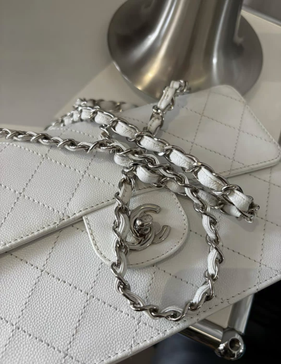 Chanel White Caviar Leather Classic Double Flap Shoulder Bag - Image 3