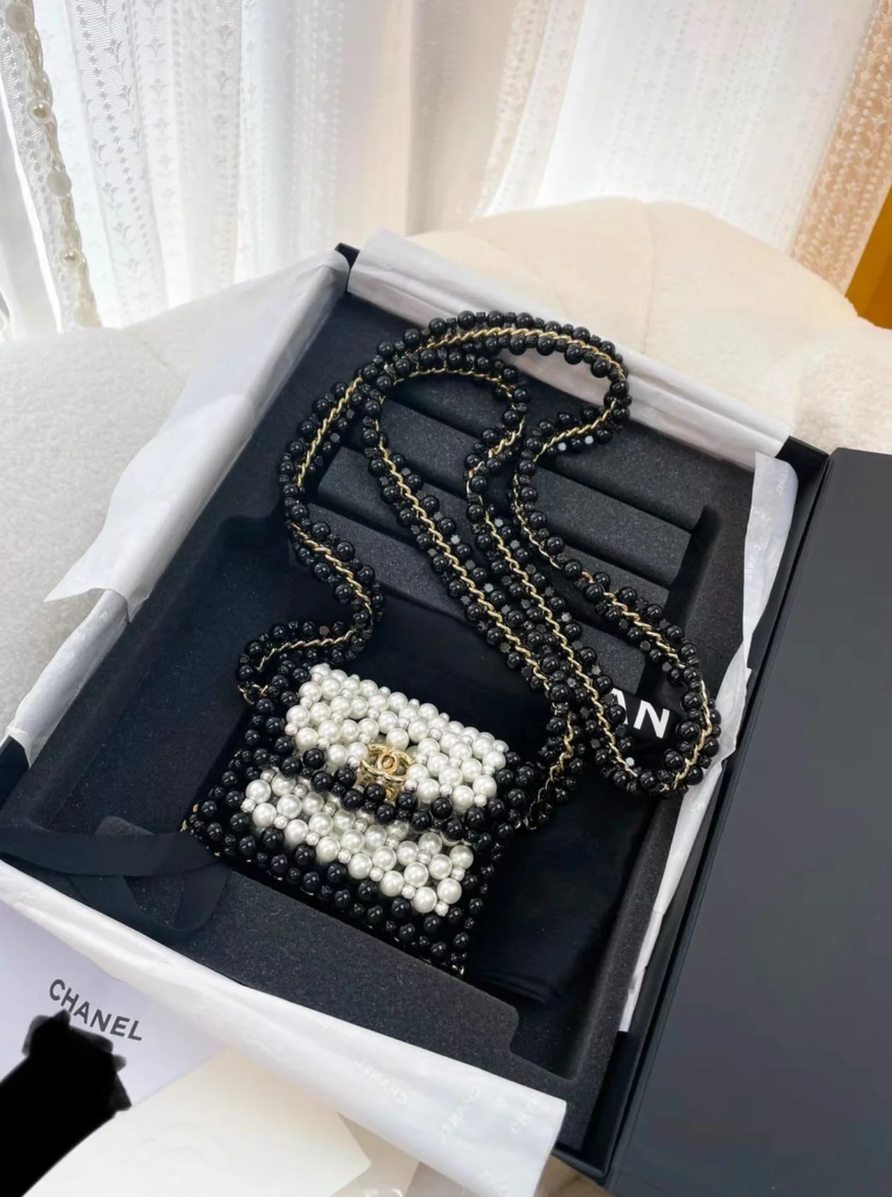 Chanel 22S Black & White Pearl Evening Bag - Image 2