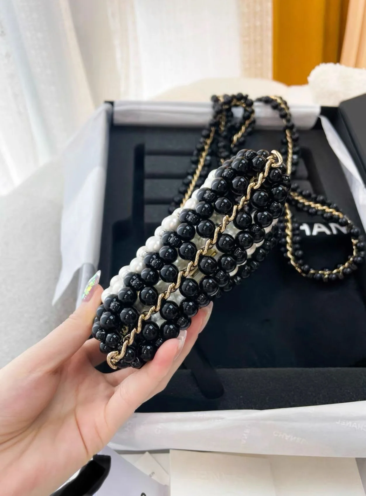 Chanel 22S Black & White Pearl Evening Bag - Image 3