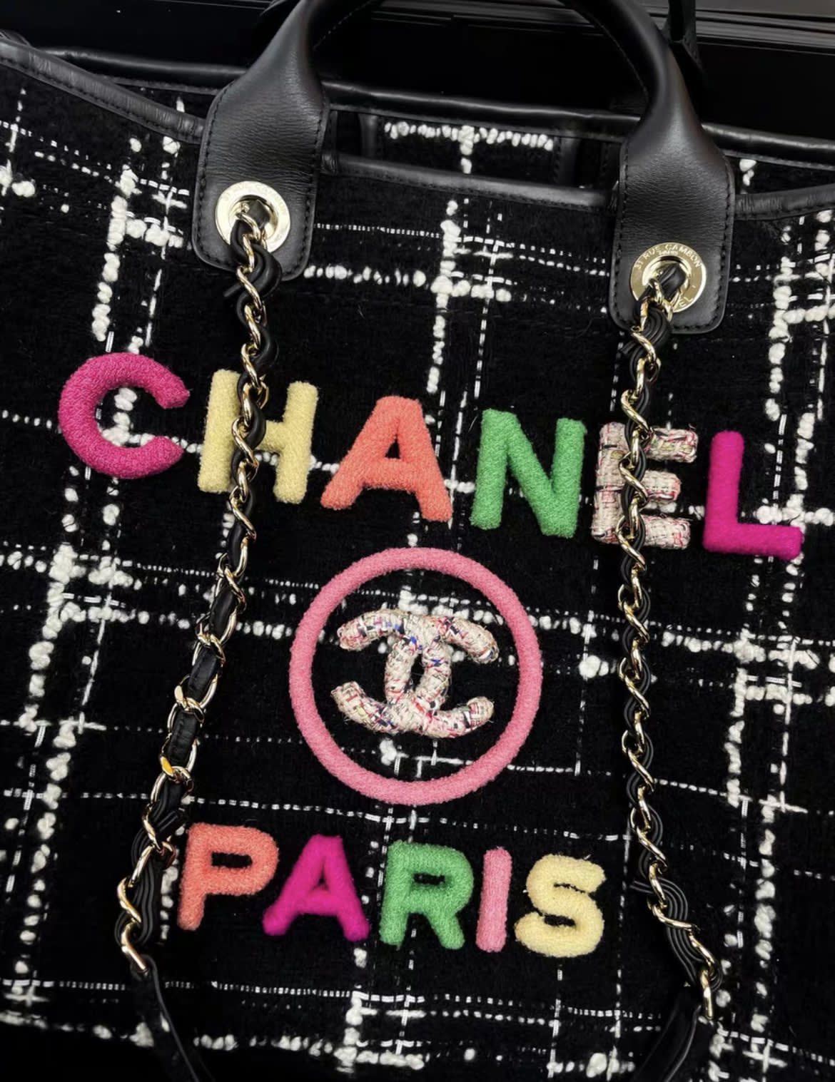 Chanel 22AW black and white plaid with colorful letters woolen beach bag - Image 2
