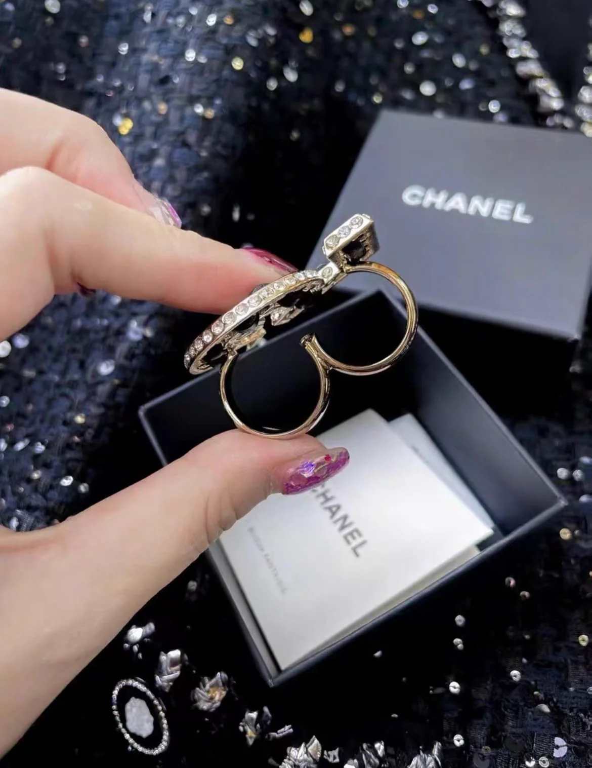 Chanel leather and metal number 5 ring - Image 4