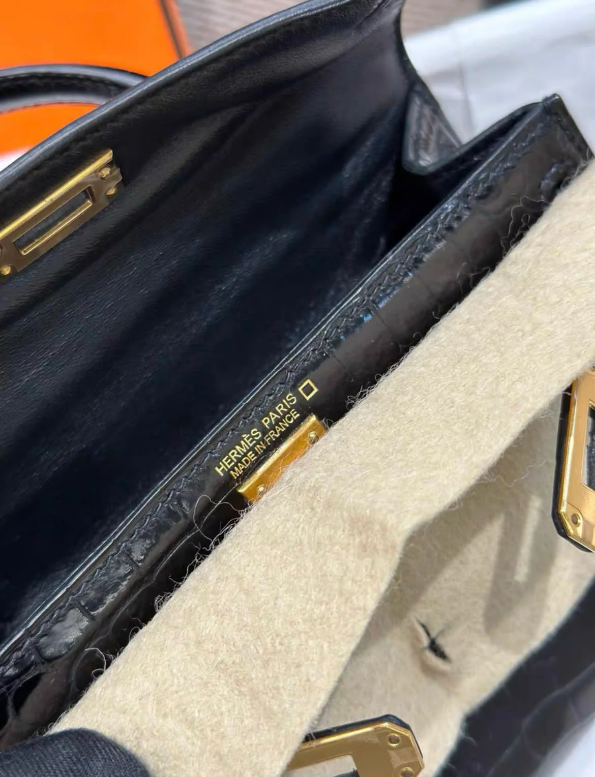 HERMES KELLY 20 MINI SELLIER BLACK ALLIGATOR SHINY GOLD HARDWARE - Image 3