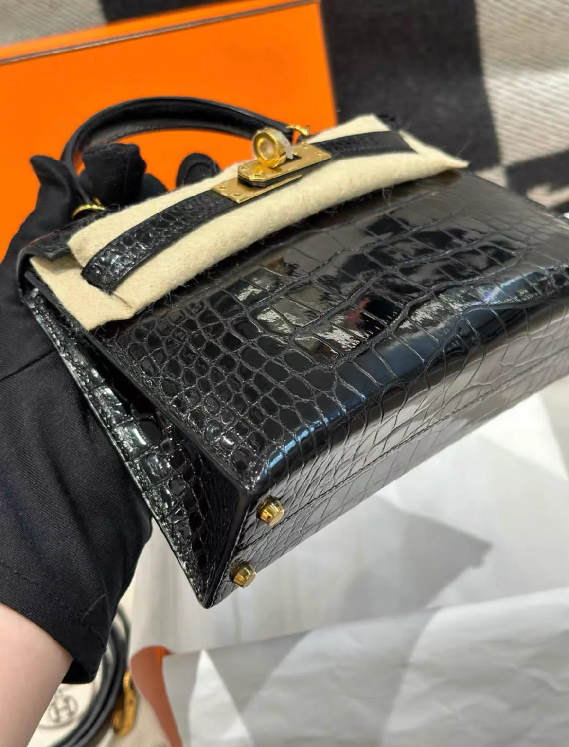 HERMES KELLY 20 MINI SELLIER BLACK ALLIGATOR SHINY GOLD HARDWARE - Image 5
