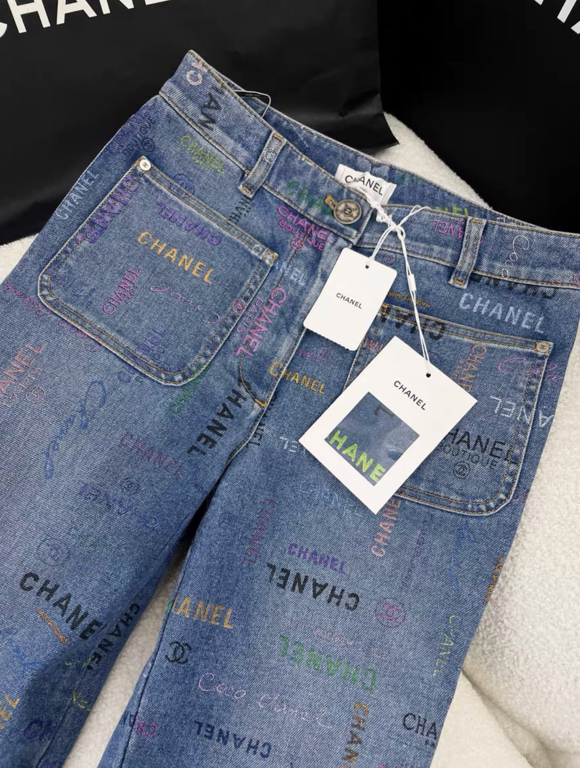 Chanel 22P blue denim graffiti jeans - Image 2