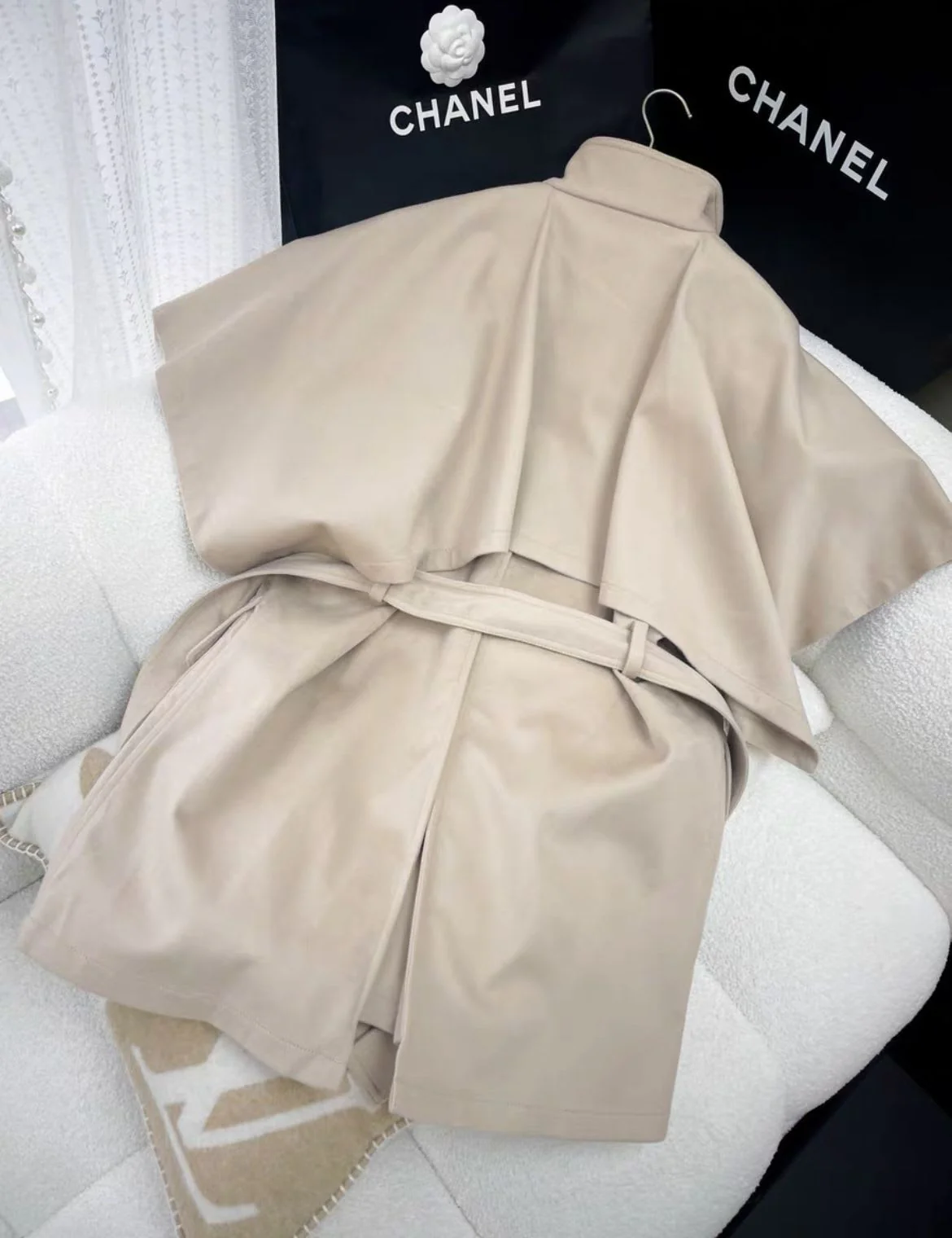 Hermes khaki cashmere coat cape - Image 4