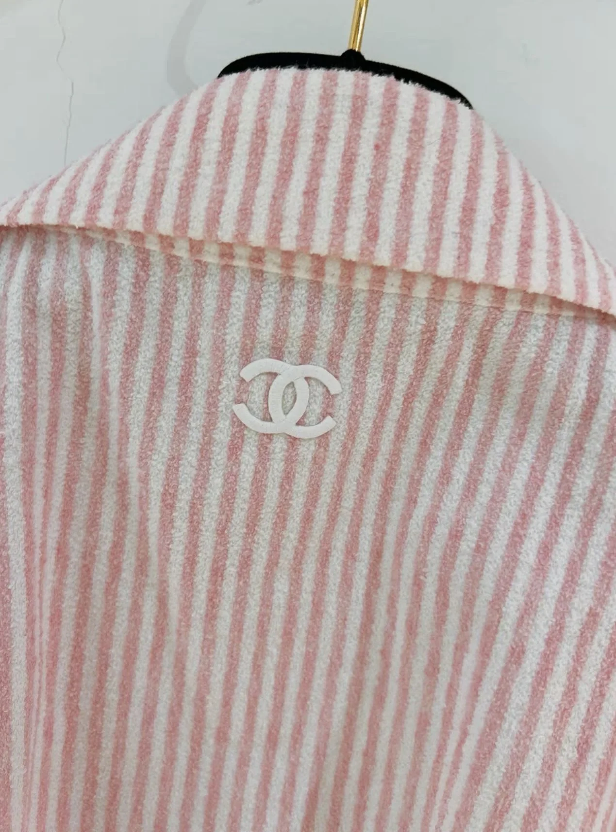 Chanel 19 cruise catwalk jacket - Image 4