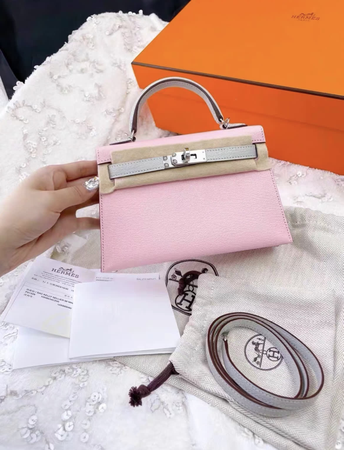 Hermes Mini Kelly II 20 Rose Sakura & Gris Perle Chèvre permabrass hardware - Image 2