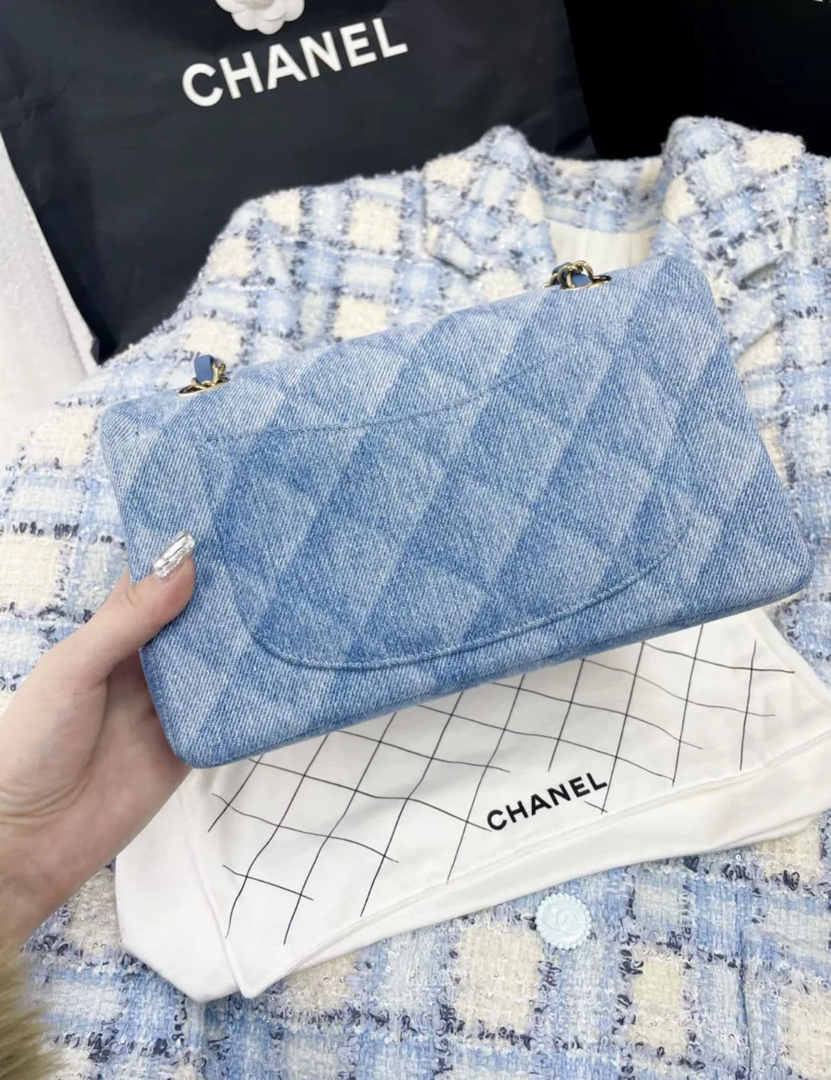 Chanel 22B denim Classic Flap Bag - Image 3