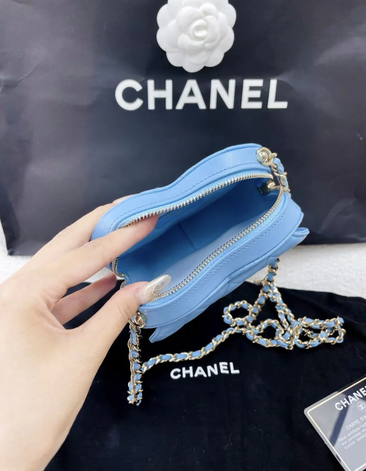 Chanel 22S baby blue small heart bag - Image 3