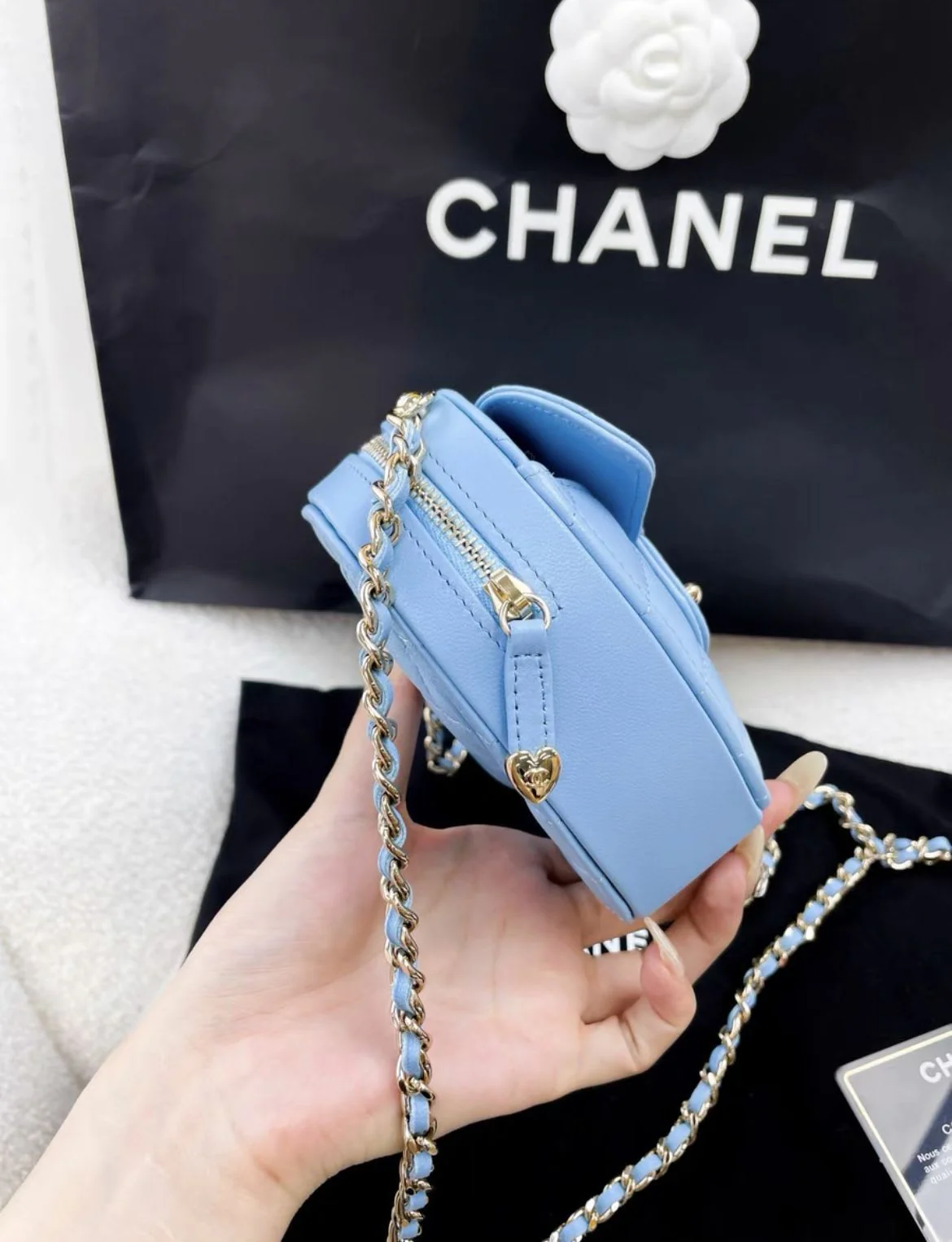 Chanel 22S baby blue small heart bag - Image 5