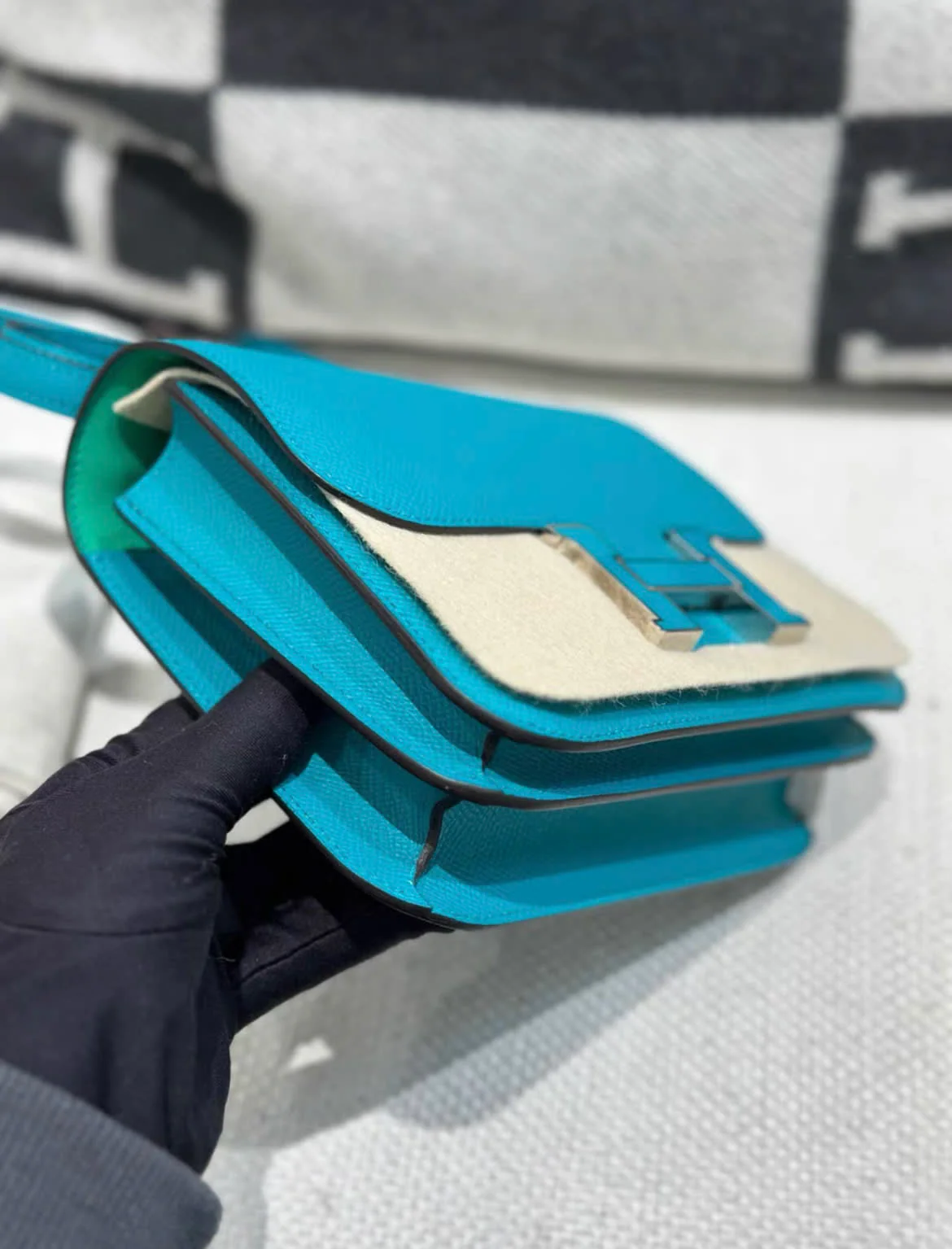 HERMES CONSTANCE 24 BLEU PAON / MENTHE ENAMEL HARDWARE - Image 2