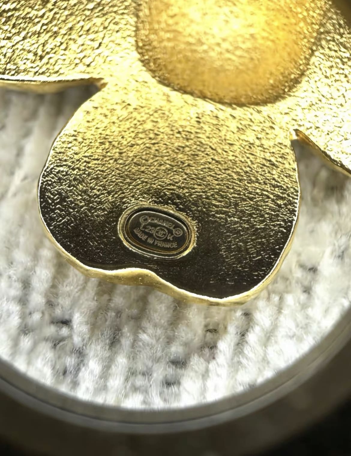 Chanel 23K flower earrings - Image 3