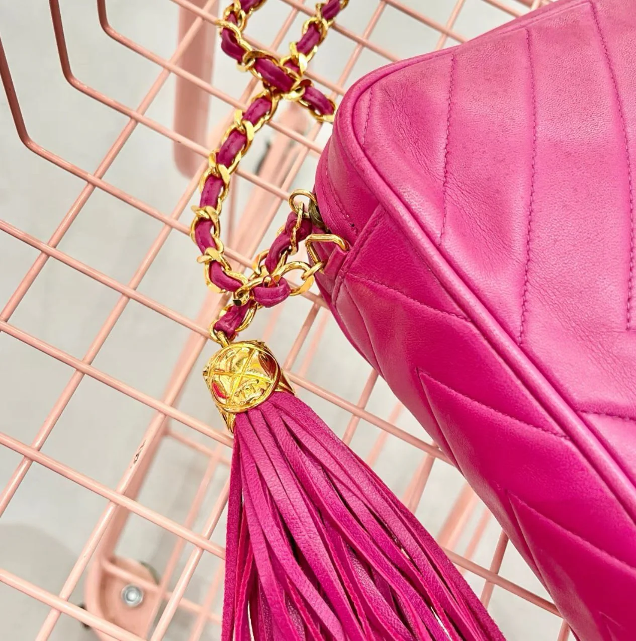 Vintage Chanel rose red lambskin tassel bag - Image 3