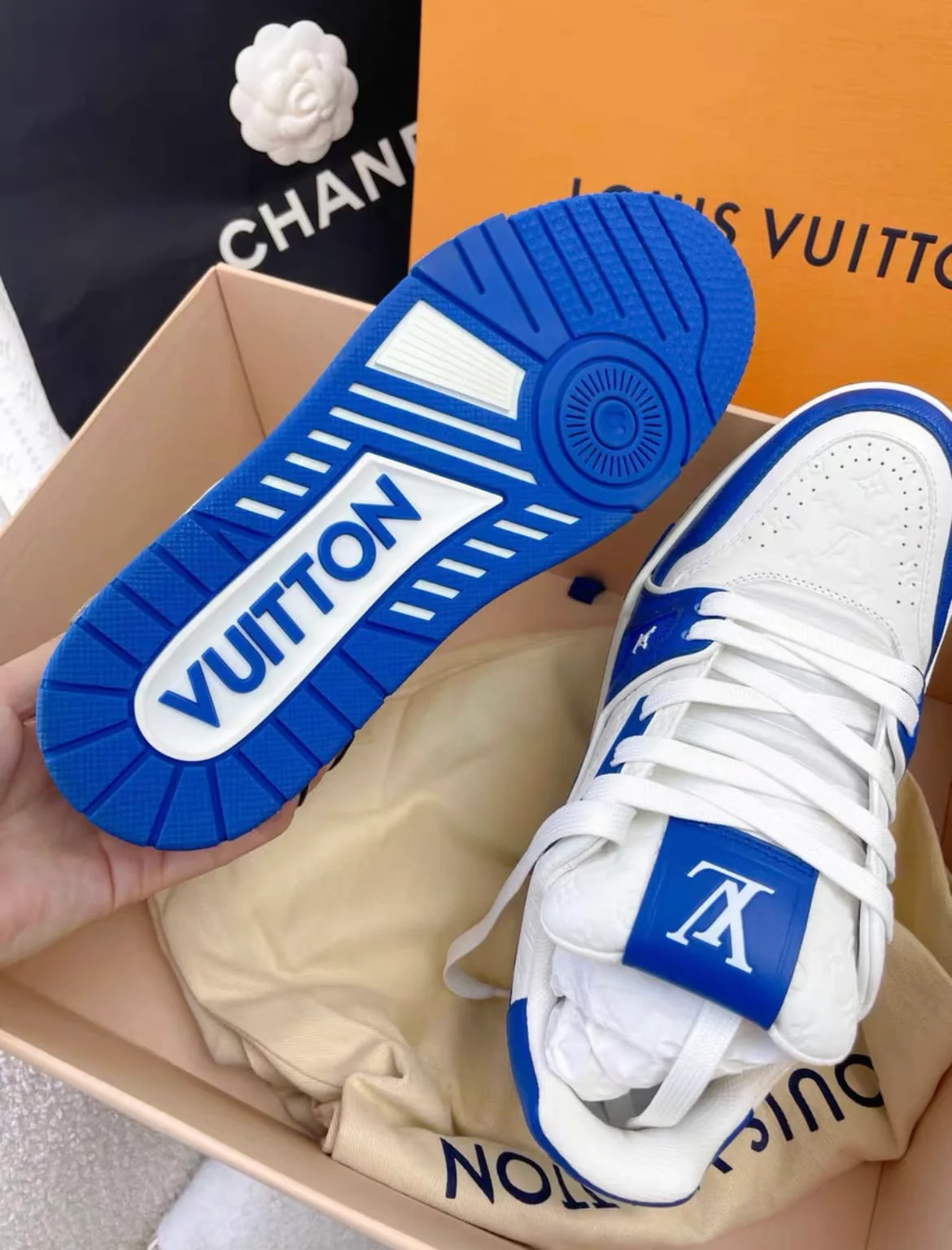 Louis Vuitton 23 limited edition white and blue trainer sneakers - Image 5