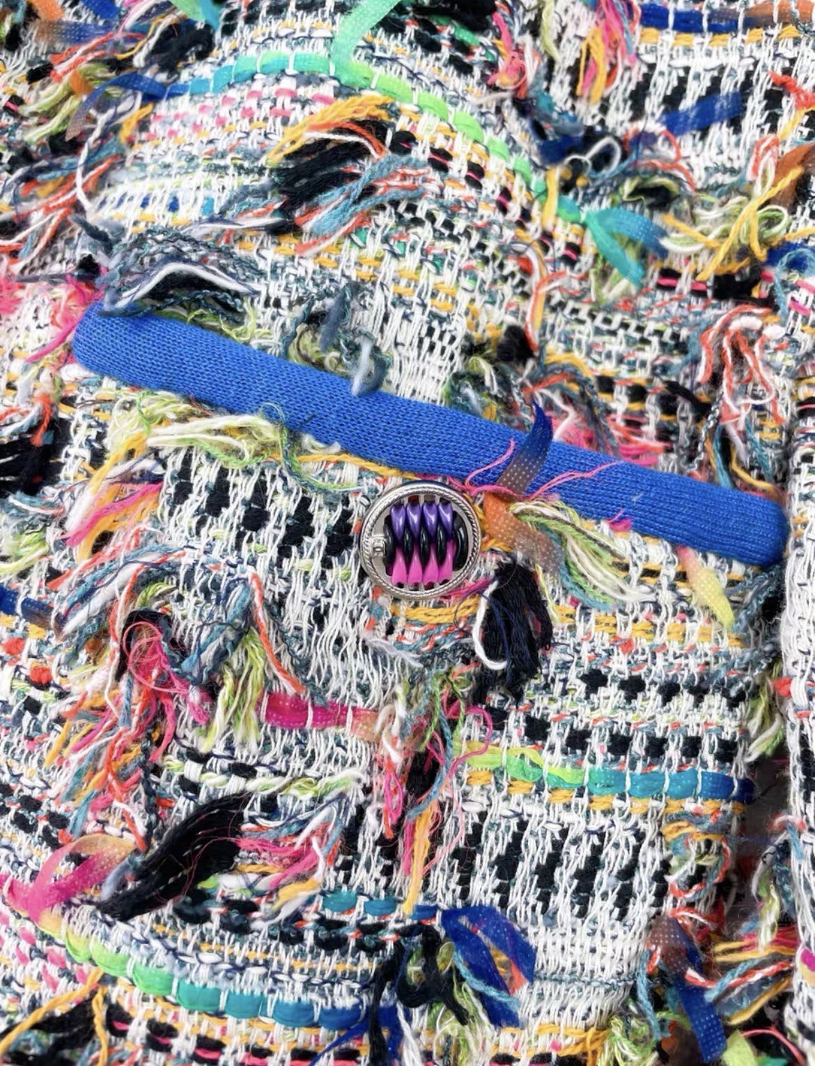 Chanel colourful furry blue piping jacket - Image 5