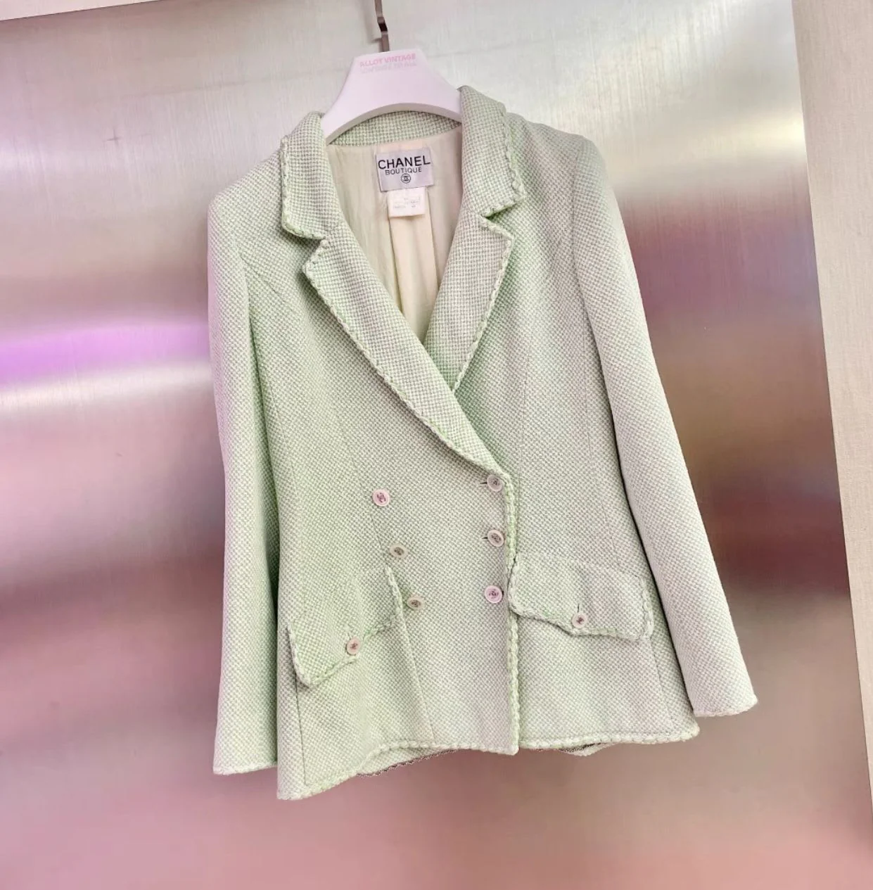 Chanel Green and White Tweed Suit - Image 5