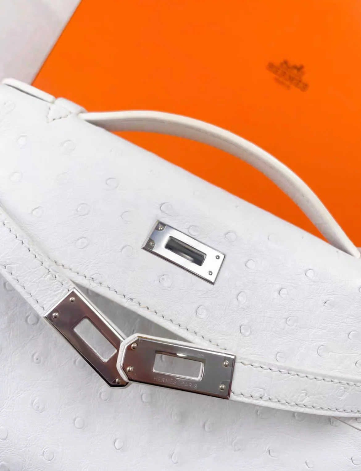 Hermes kelly pochette white ostrich leather palladium hardware - Image 5