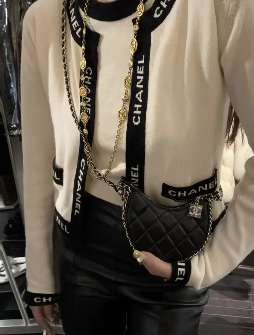 Chanel 23 black gold mini moon bag - Image 3