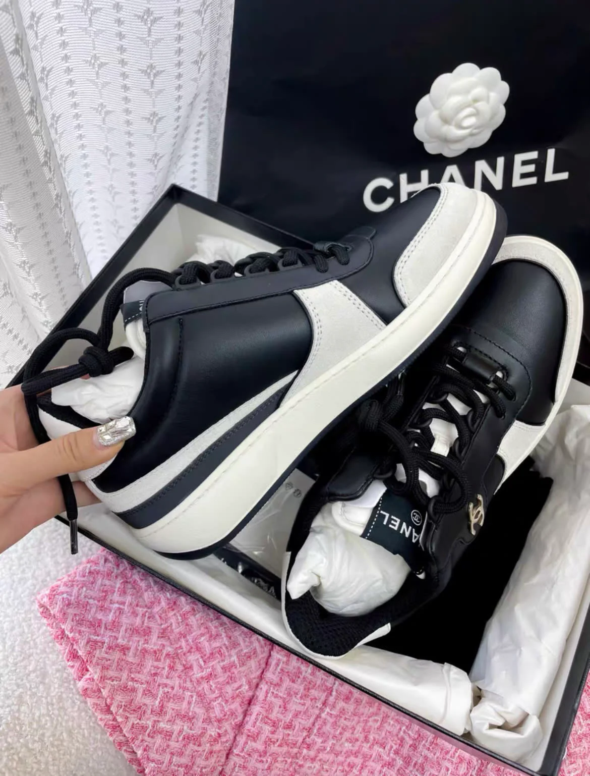 Chanel 23B new black sneakers - Image 5