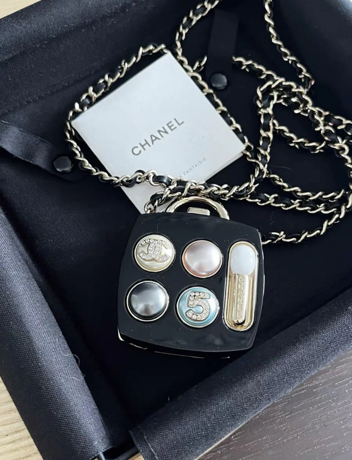 Chanel 23s eye shadow palette small box - Image 5