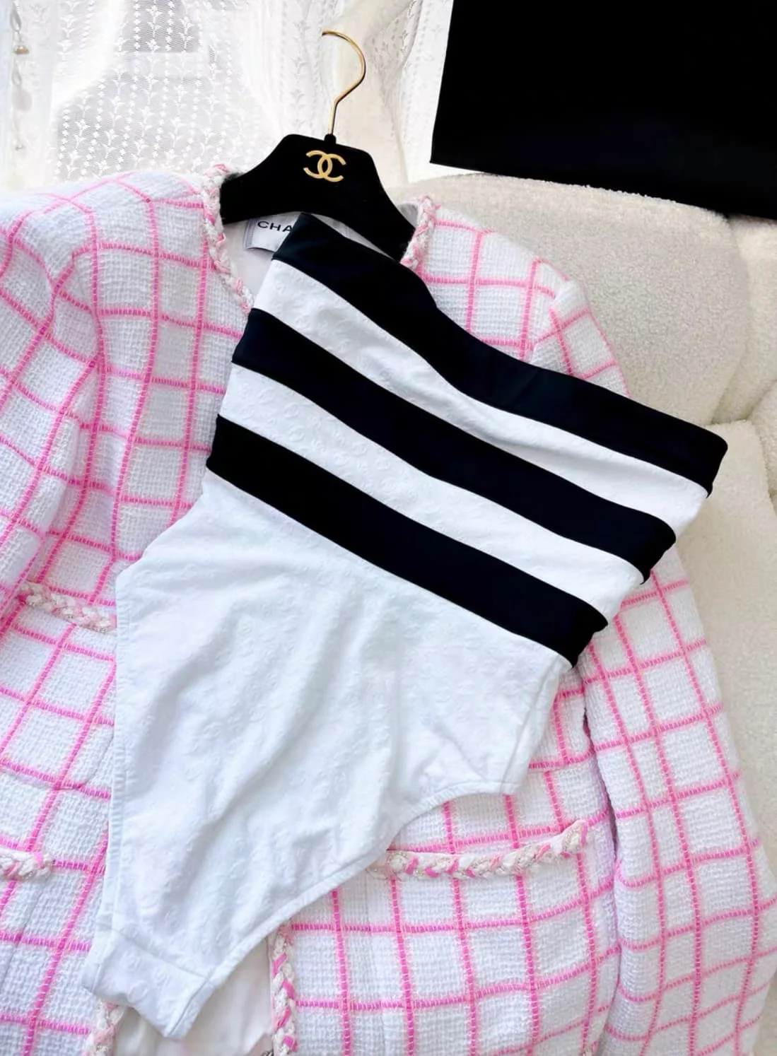 Chanel 24s Swimsuit size 34FR - Image 2