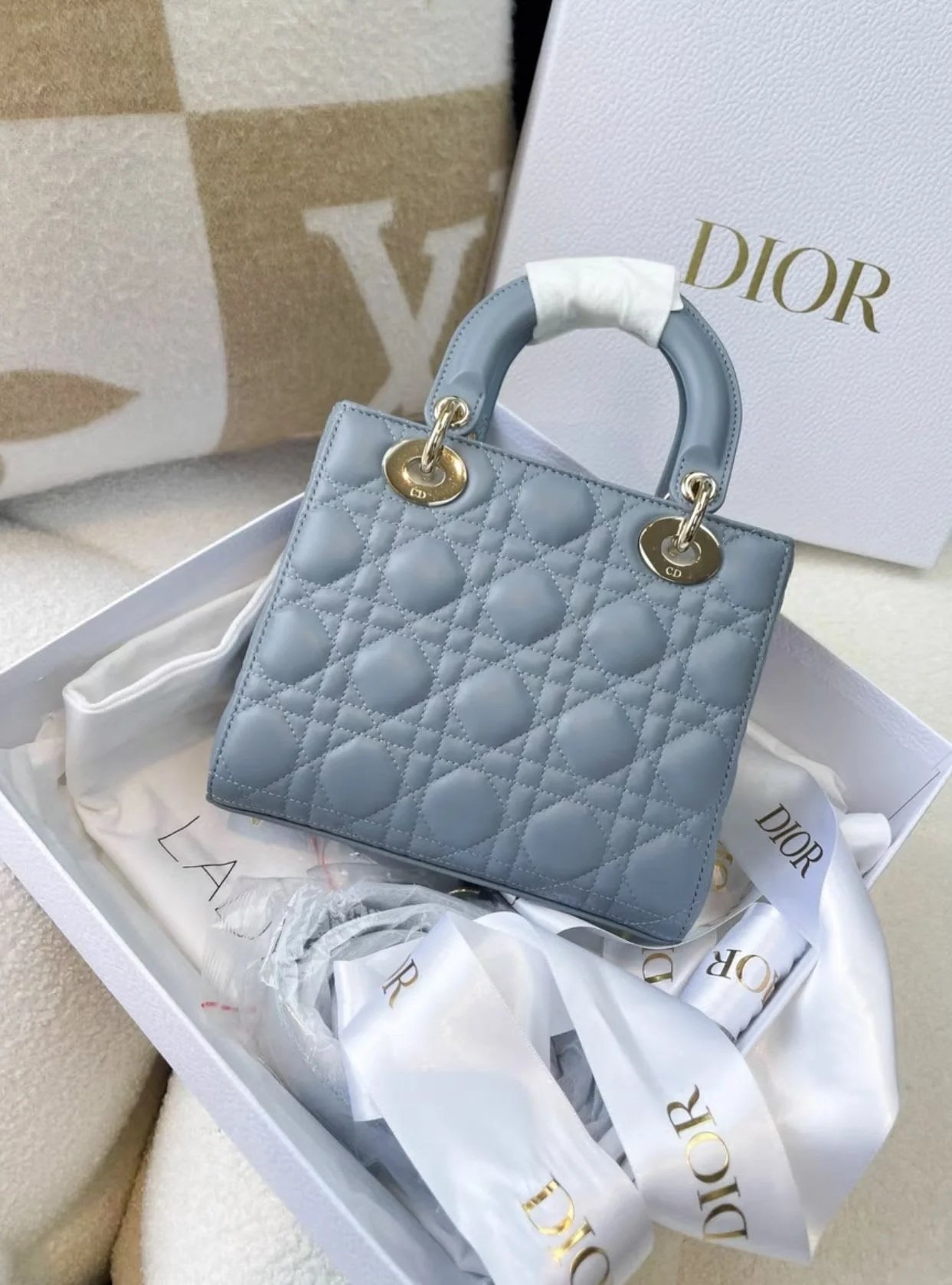 Dior haze blue five-grid Diana bag - Image 5
