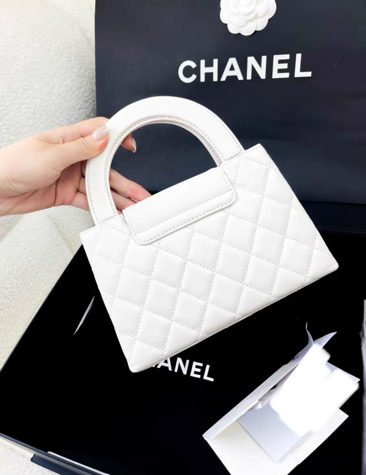 Chanel 23K white Kelly bag - Image 3