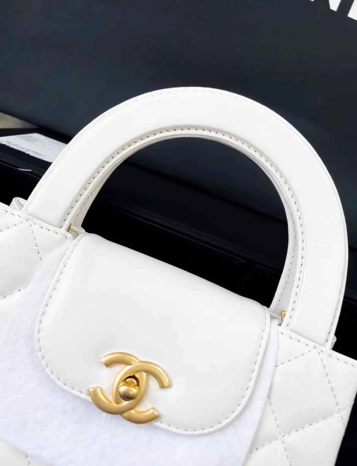 Chanel 23K white Kelly bag - Image 4