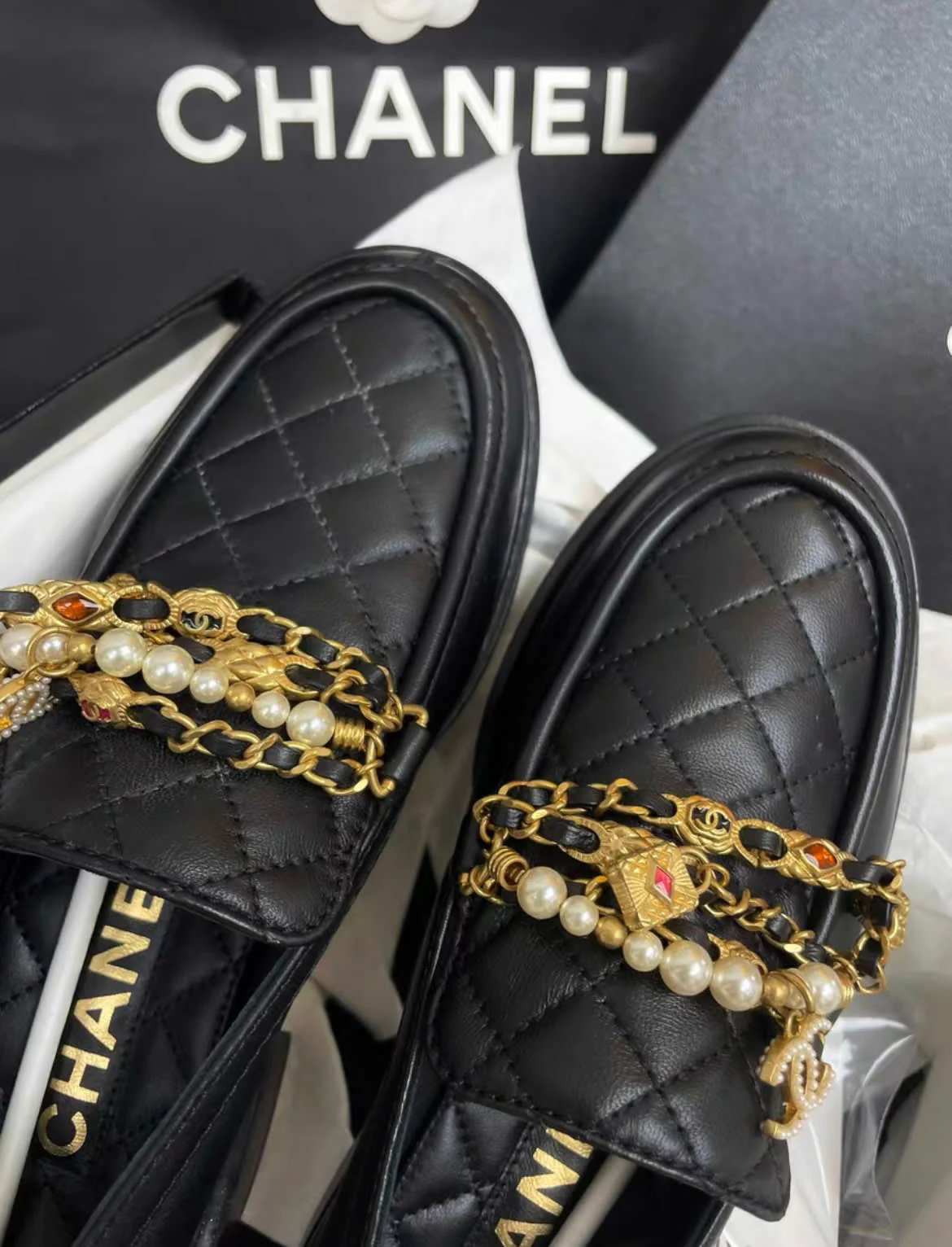 Chanel 22P Pearl Chain Badge Pendant Loafers - Image 3