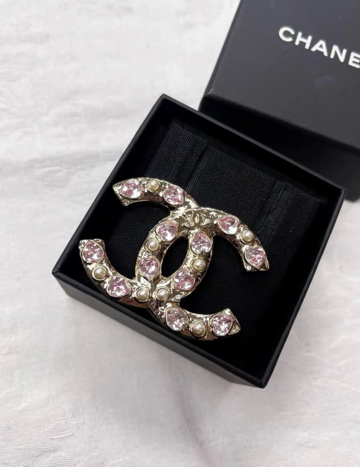 Chanel 22B Pink Heart Diamond Pearl Gold Double C Brooch - Image 3
