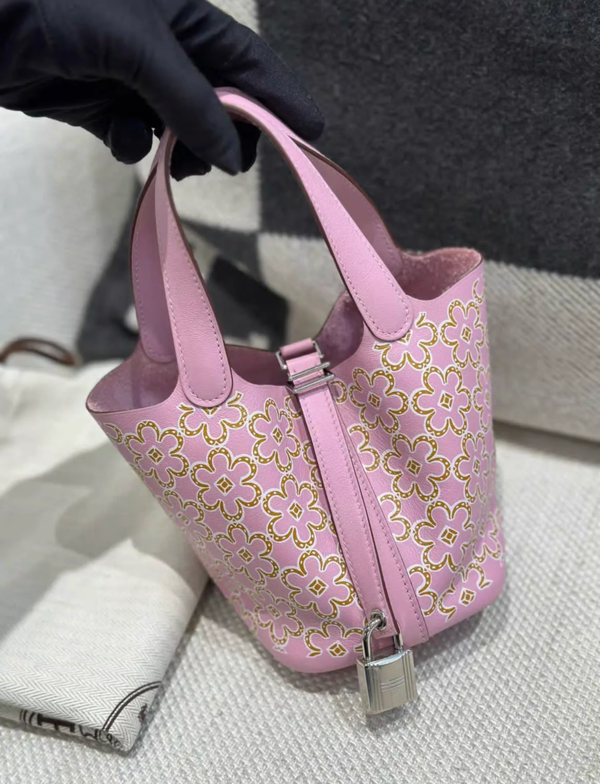 HERMÈS LUCKY DAISY PICOTIN 18, SWIFT, MAUVE SYLVESTRE - Image 2