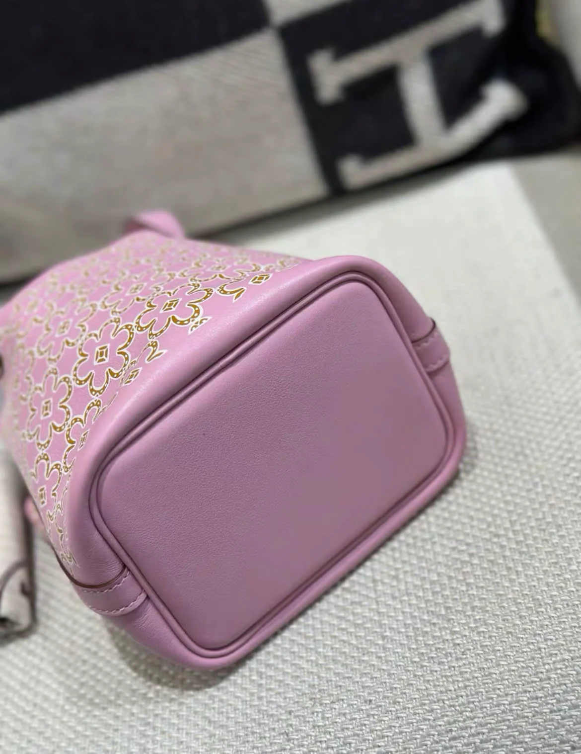 HERMÈS LUCKY DAISY PICOTIN 18, SWIFT, MAUVE SYLVESTRE - Image 4