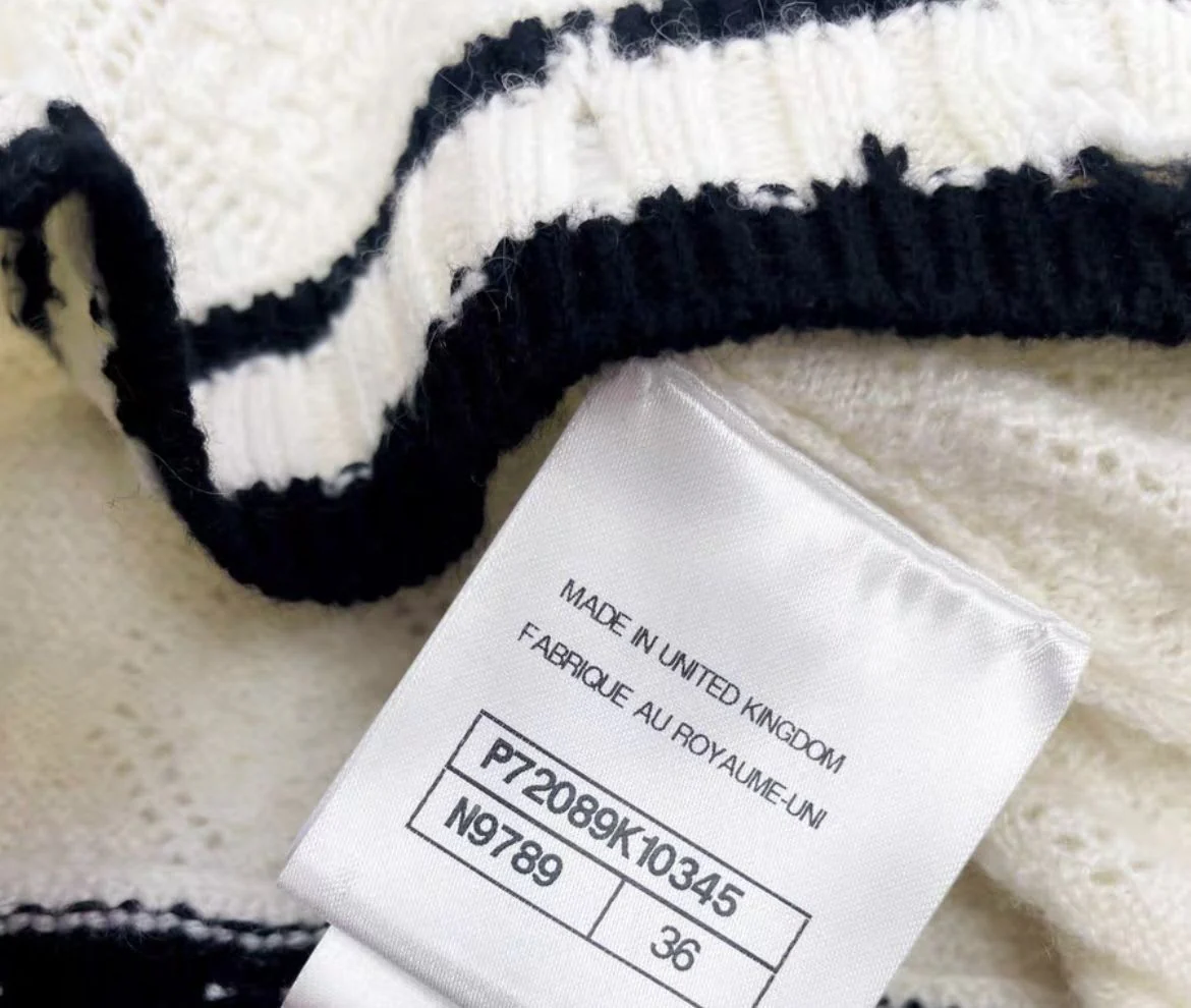 Chanel 22SS white black edge knitted off shoulder top - Image 2