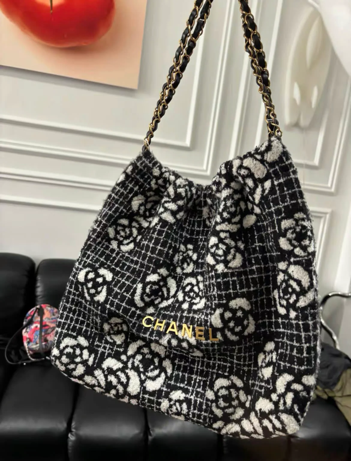 CHANEL 22 TWEED HANDBAG - Image 3