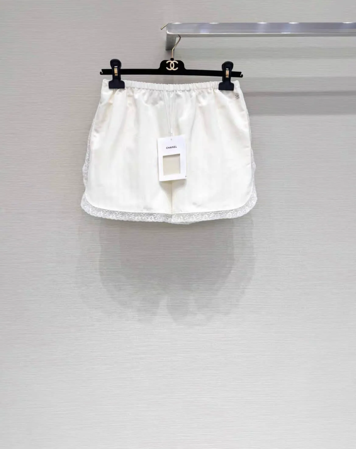 Chanel 23ss White Lace Shorts, fr38