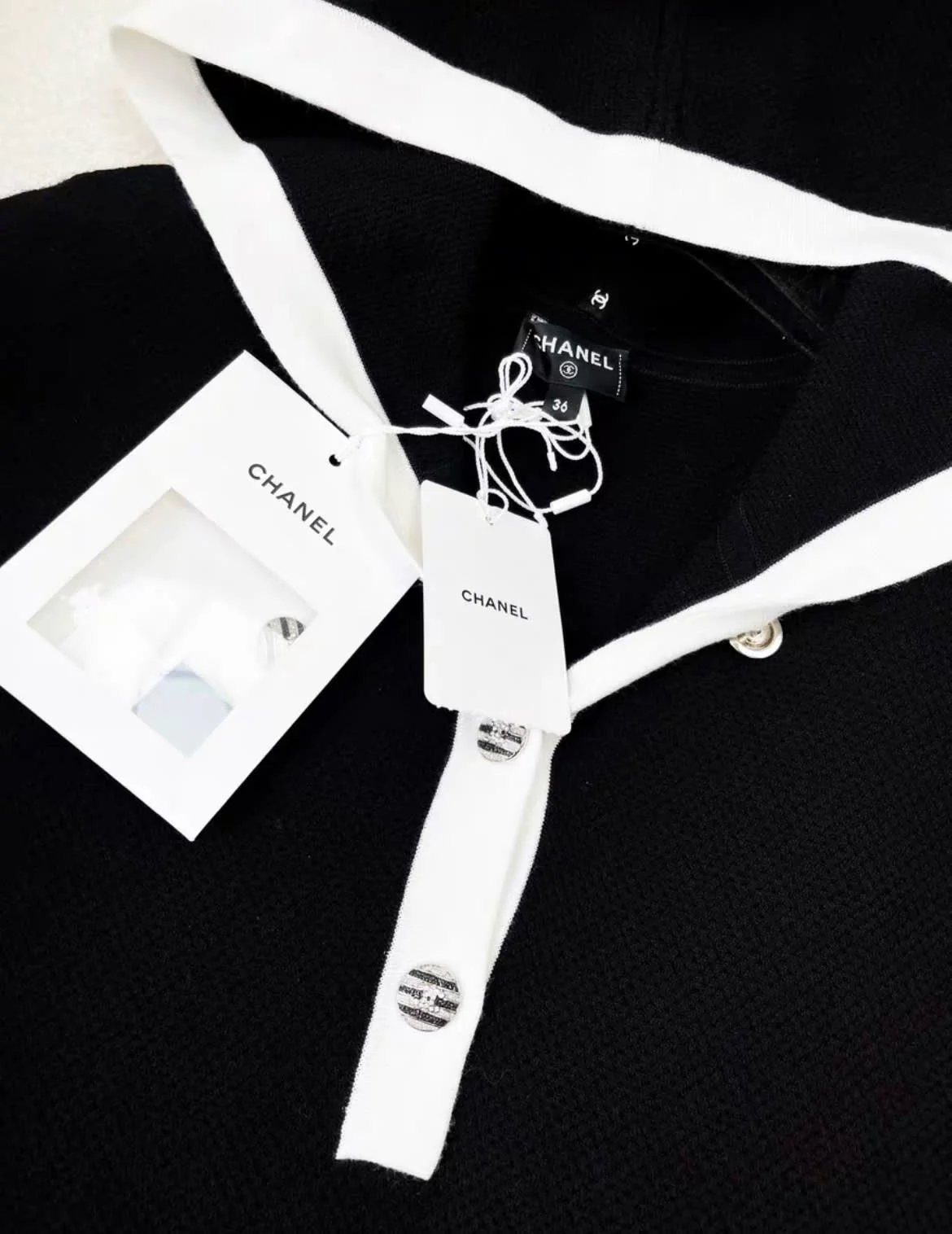 Chanel 24C black and white knitted hoodie dress - Image 2