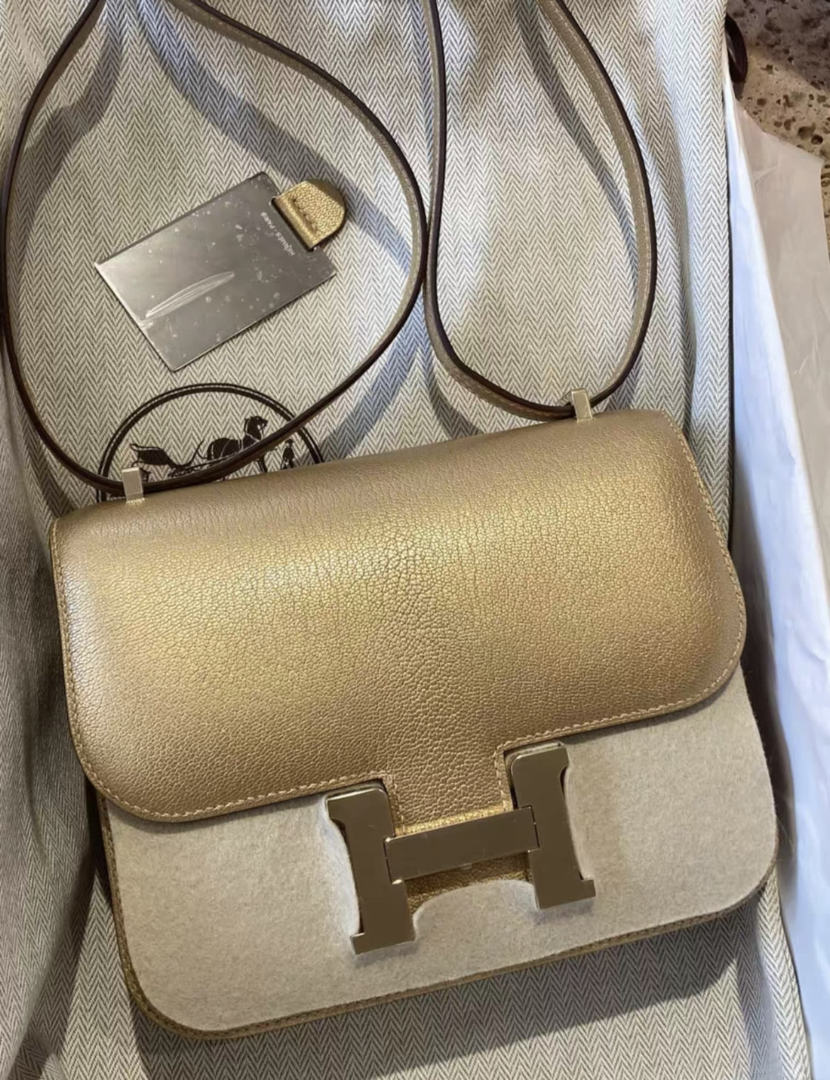 Hermès Metallic Chevre Chamkilight Constance 18 Dore