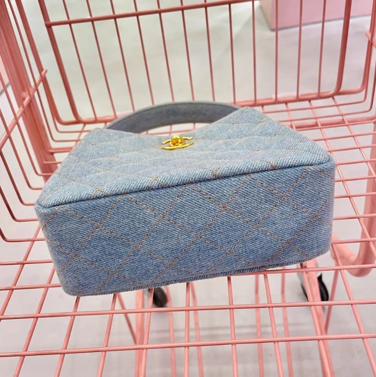 Chanel Kelly blue denim handbag - Image 4
