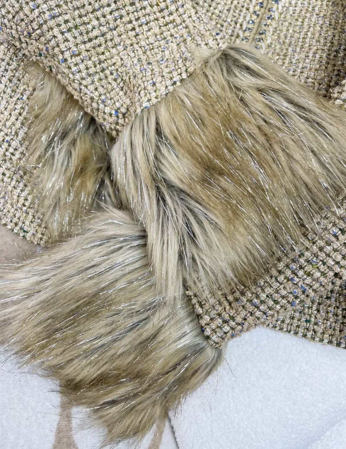 Chanel 21 Golden Fur Jacket - Image 5