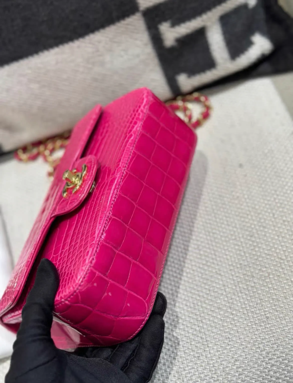 Chanel Hot Pink Alligator mini Double Flap Bag - Image 4