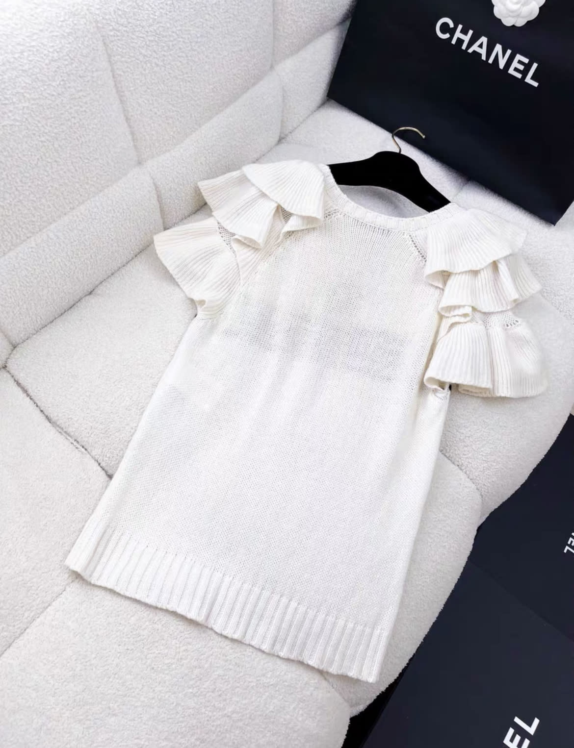 Dior ruffles white cashmere knit lucky star top - Image 4