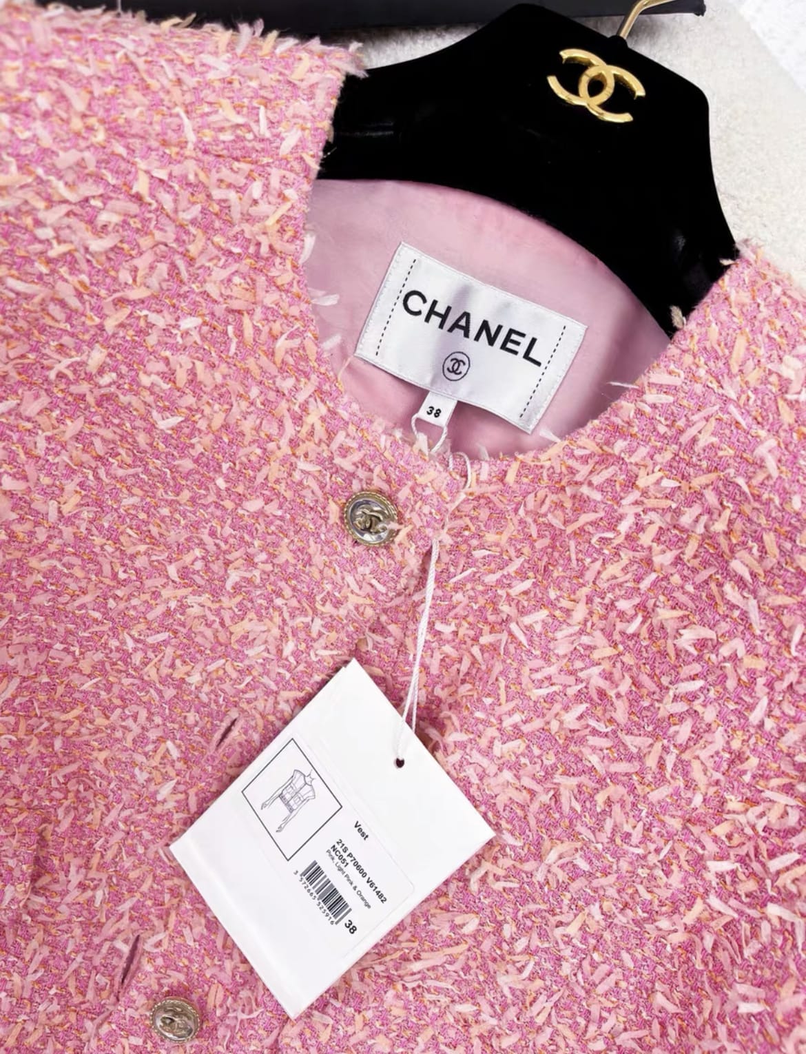 CHANEL 21S RUNWAY FANTASY TWEED VEST PINK 38FR - Image 5