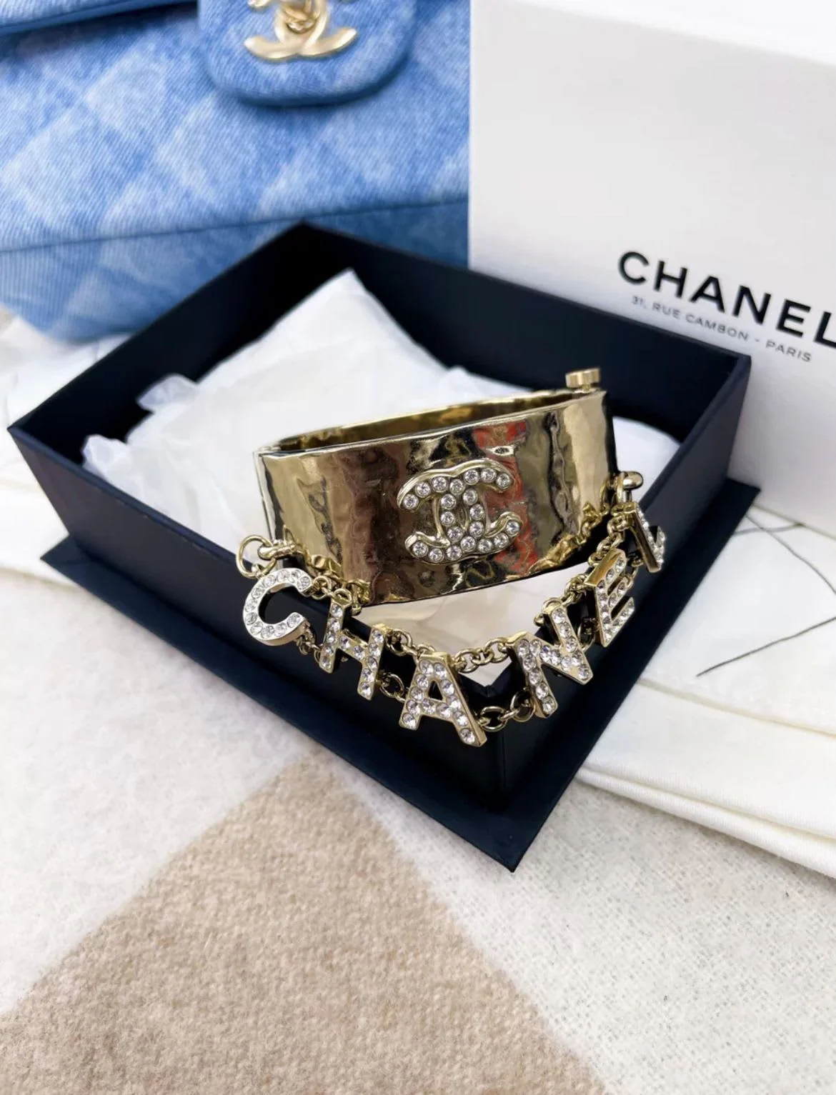 Chanel 21A gold CC letter chain bracelet - Image 3
